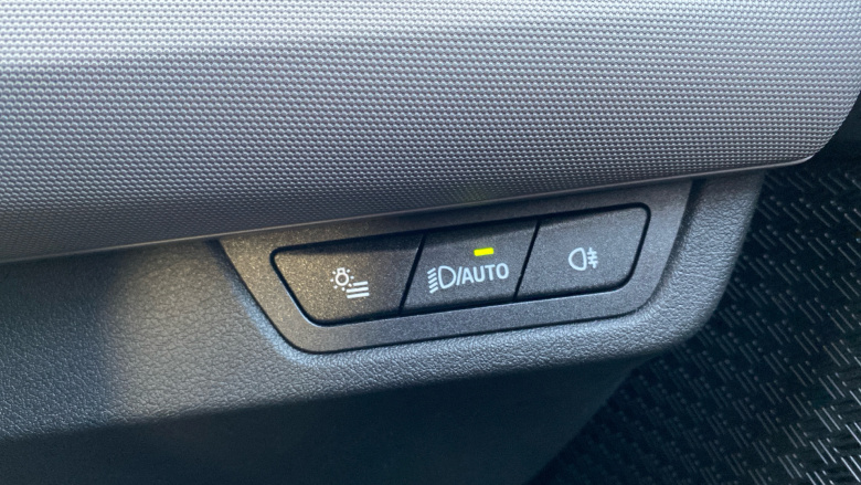 BMW 2 Series 220i MHT Sport 5dr DCT Petrol Hatchback